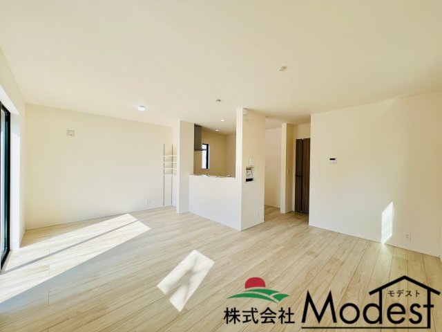 前橋朝日町2丁目の居間・リビング|家具の配置も考えやすいLDK♪