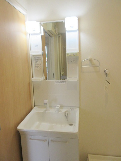 Ｍｏｎｔａｇｎｅの洗面所|朝の身支度に便利な独立洗面台