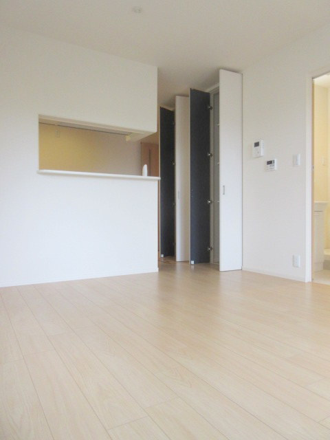 Ｍｏｎｔａｇｎｅの居間・リビング|12.6帖もある快適リビング　人気の対面キッチン