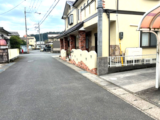 【前面道路含む現地写真】の画像