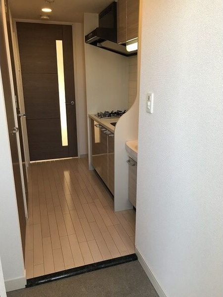 プレサンスSAKAE白川公園IIの玄関