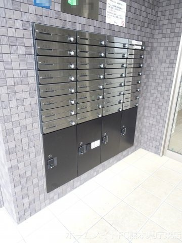 熊本市東区佐土原１丁目の賃貸マンションのエントランス