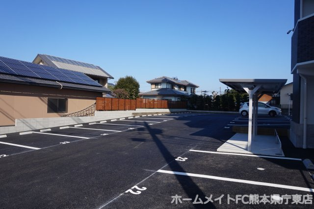 熊本市東区佐土原１丁目の賃貸マンションの駐車場