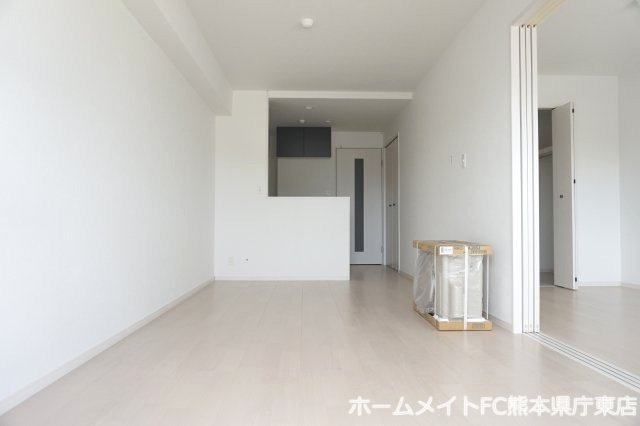 熊本市東区佐土原１丁目の賃貸マンションの居間・リビング