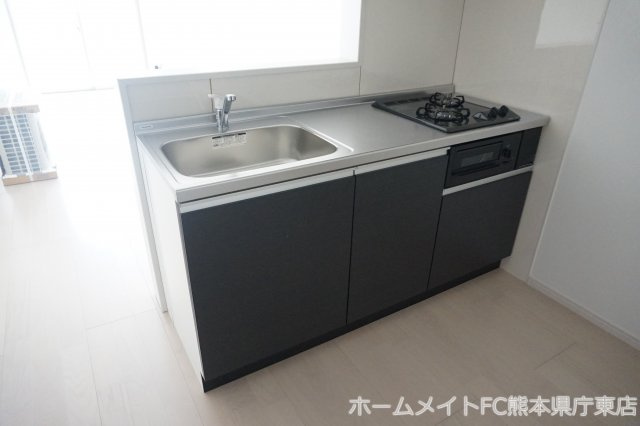 熊本市東区佐土原１丁目の賃貸マンションのキッチン