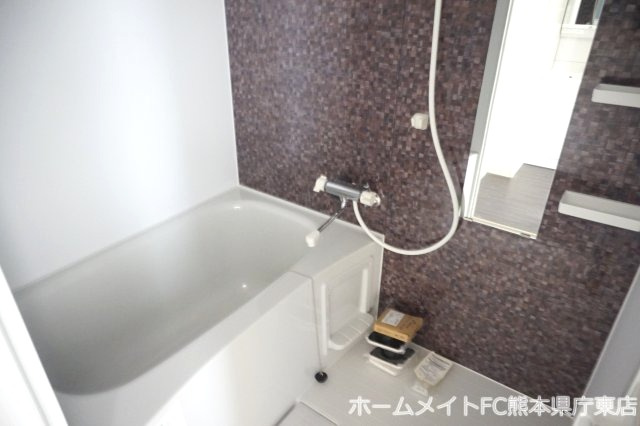 熊本市東区佐土原１丁目の賃貸マンションの浴室