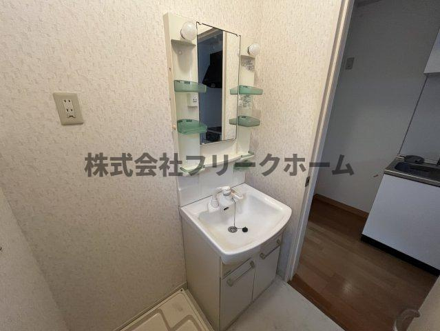 武蔵野市境南町３丁目のアパートの洗面所