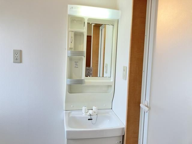 ラ・クレール王子神谷の洗面所