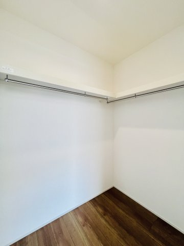 前橋市北代田町の収納|高さのある物もたっぷり収納可能なWIC♪