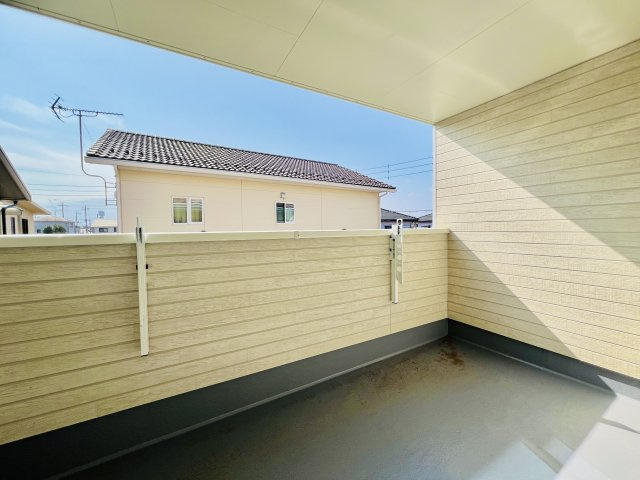 前橋市北代田町のバルコニー|ダブルバルコニーでプライベート空間も確保♪