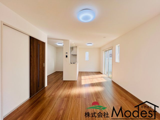 前橋市北代田町の居間・リビング|明るく開放的な16帖リビング♪