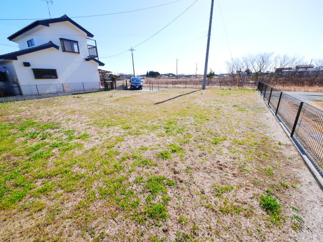 茂原市木崎　平屋中古戸建の庭|敷地約138 平成29年7月築３LDK平屋自然素材もみの木床材吹付断熱 駐車2台可家庭菜園が可能です