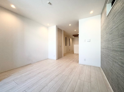 【居間・リビング】 | ◆港北区綱島東1丁目中古住宅◆ | ◆一家だんらんのスペースとなるＬＤＫ。窓から明るい光が差し込み、思わず家族の会話も弾む快適な空間。