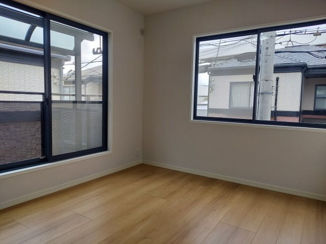 宝塚市山本南2丁目一戸建の洋室|2階南側洋室約6帖