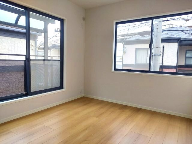 宝塚市山本南2丁目一戸建の洋室|2階南側洋室約6帖