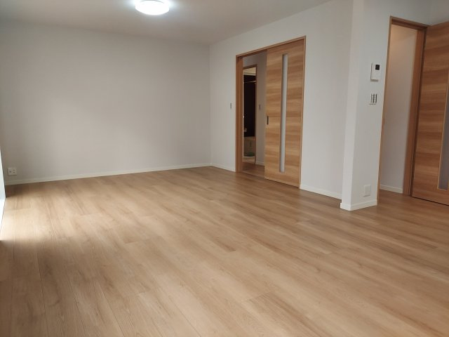 宝塚市山本南2丁目一戸建の居間・リビング