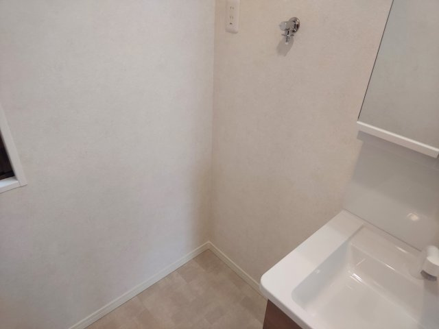 宝塚市山本南2丁目一戸建の洗面所|洗濯機置場