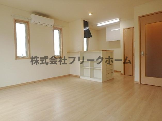 三鷹市上連雀３丁目のタウンの居間・リビング