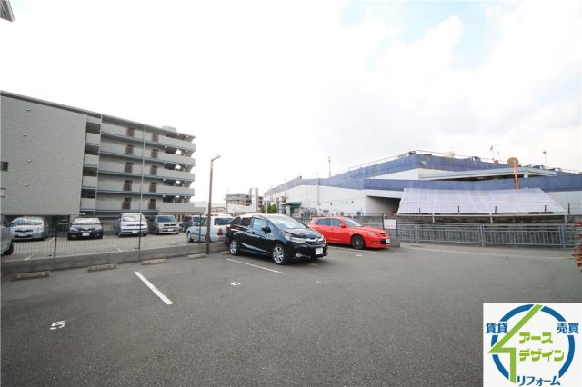 グランディールの駐車場