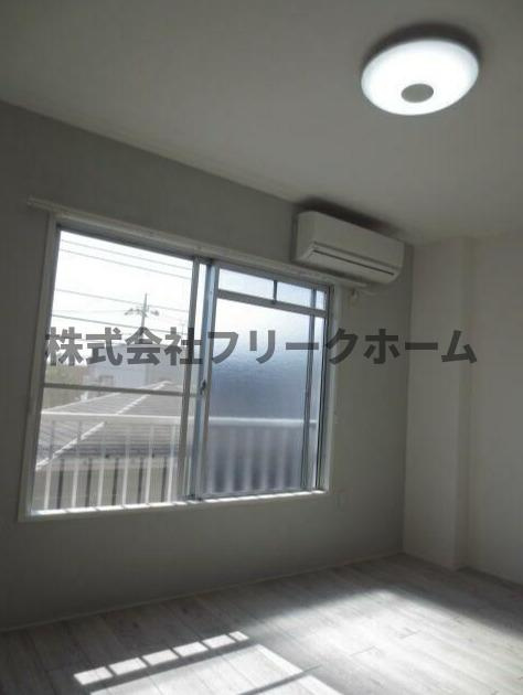 三鷹市井口１丁目の賃貸マンションの居間・リビング