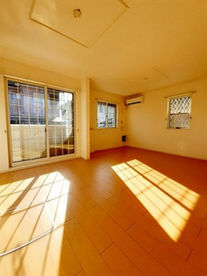 【居間・リビング】 | ヴェルドミールⅤ | リビングです