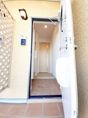 【玄関】 | フェニックス | 明るい玄関です