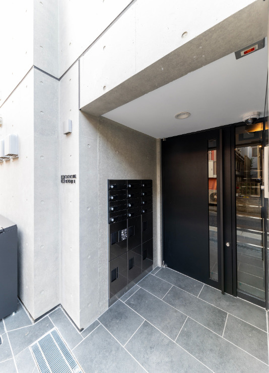 杉並区高円寺北２丁目の賃貸マンションのエントランス