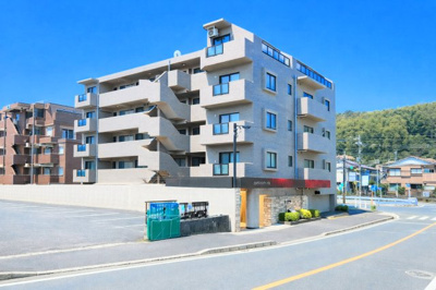 【外観】 | グレイスたまプラーザⅡ | ◆管理体制良好なマンションです。清潔感のあるエントランスに開放感のある住環境。