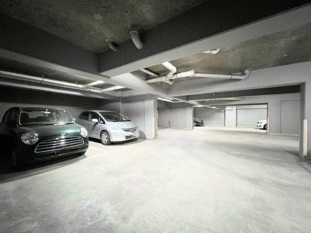 【駐車場】 | グレイスたまプラーザⅡ　たまプラーザ徒歩圏の人気立地/室内フルリフォーム済でそのまま入居可/南西角部屋×二重サッシ・駐車場あり | ◆土・日・祝日は、当社スタッフによる現地案内会を実施しております。もちろん平日のご案内も可能です。お気軽にご相談ください！！
