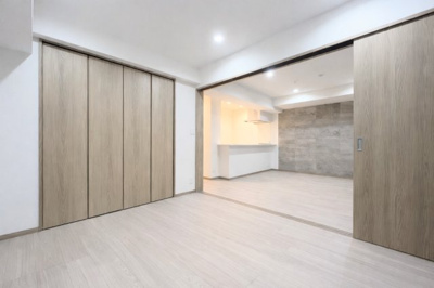 【洋室】 | グレイスたまプラーザⅡ | ◆柔らかい陽光が差し込む明るいお部屋を演出する設計。彩光の取れる窓が気持ちの良いお部屋を創り上げます。