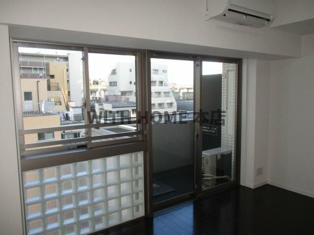 ＬＡ．ＸＥＢＥＣ東十条の居間・リビング