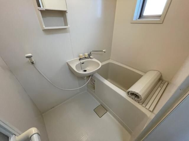 ＹＫＬ　ＦＬＡＴの浴室