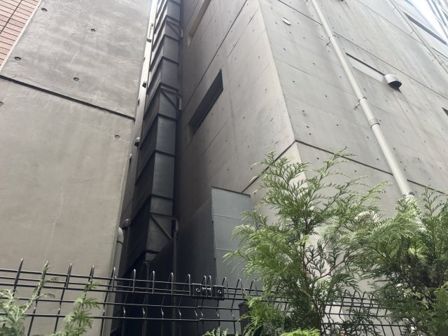 URAWAポラムビルディングの外観