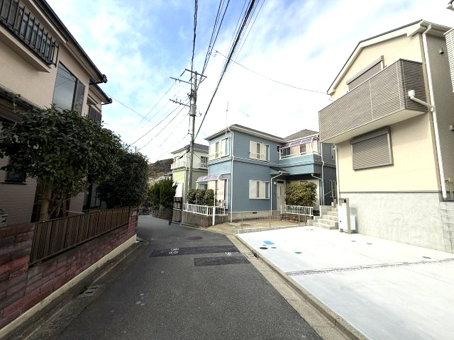 シックハウス対応　電子ドア　カースペース2台の前面道路含む現地写真|前面道路