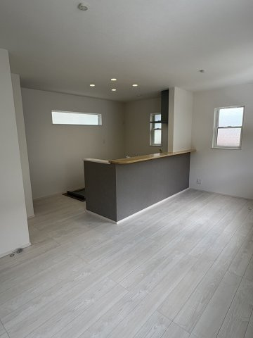 高槻市大和１丁目新築一戸建（1号地）の居間・リビング