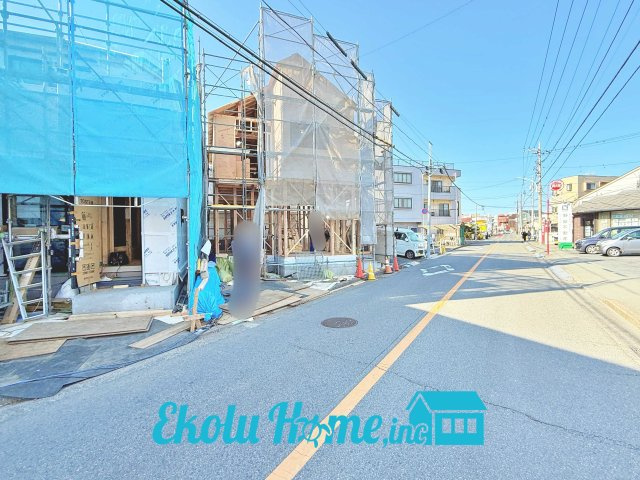 昭島市松原町2期　全2棟　1号棟の前面道路含む現地写真