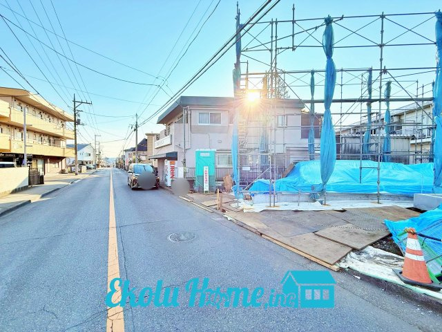 昭島市松原町2期　全2棟　2号棟の前面道路含む現地写真