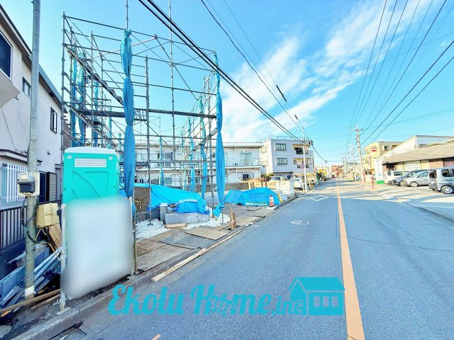 昭島市松原町2期　全2棟　2号棟の前面道路含む現地写真