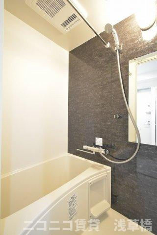 グランクオール五反野の浴室