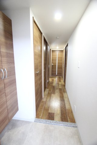 グランツの玄関|※別の号室の参考写真になります。