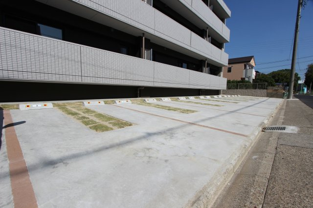 グランツの駐車場