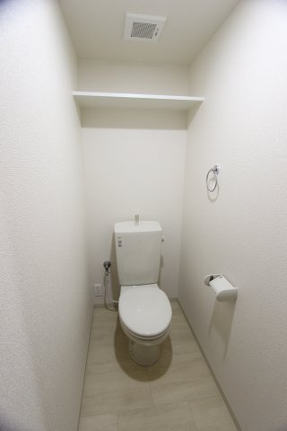 グランツのトイレ|※別の号室の参考写真になります。