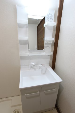 グランツの洗面所|※別の号室の参考写真になります。