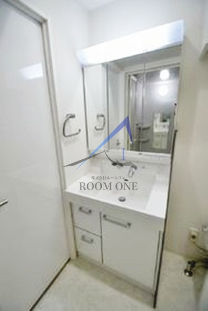 Luxe Yotsuyaの洗面所|洗面台です。