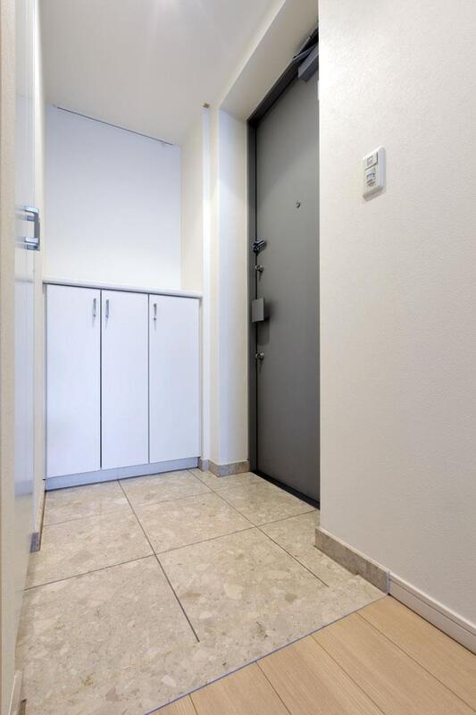 ガーデニエール砧レジデンスの玄関