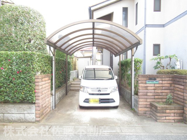 鴻巣市ひばり野１丁目の中古一戸建の駐車場