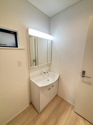 葛飾区水元４丁目　新築戸建ての独立洗面台|2026年2月16日撮影