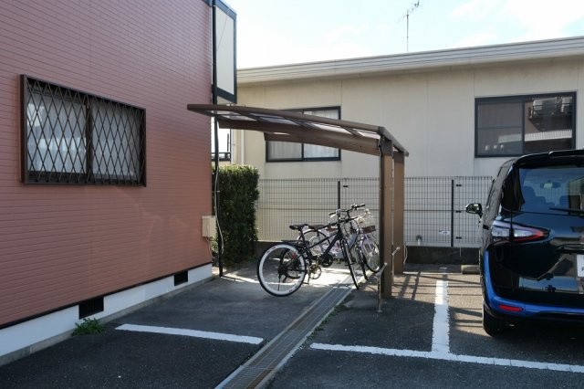 薔薇館　百合館　/Yuri1の駐車場