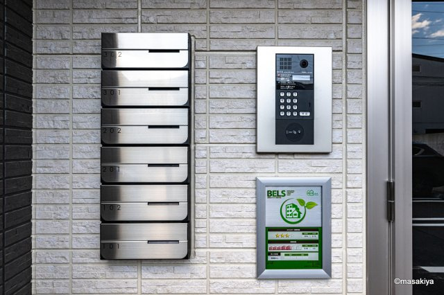 トリシア柳町のエントランス