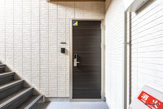 トリシア柳町のエントランス